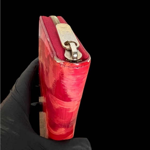 Louis Vuitton Red Floral Wallet πΈβ€οΈπΈ - Picture 4 of 12